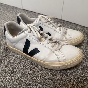 Veja Esplar Leather Sneakers White Black Women’s 7 Low Top